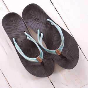 Women's reef sandals size 7